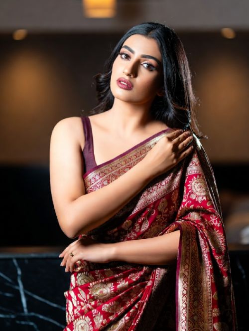 Nisha Dwarka Call Girl